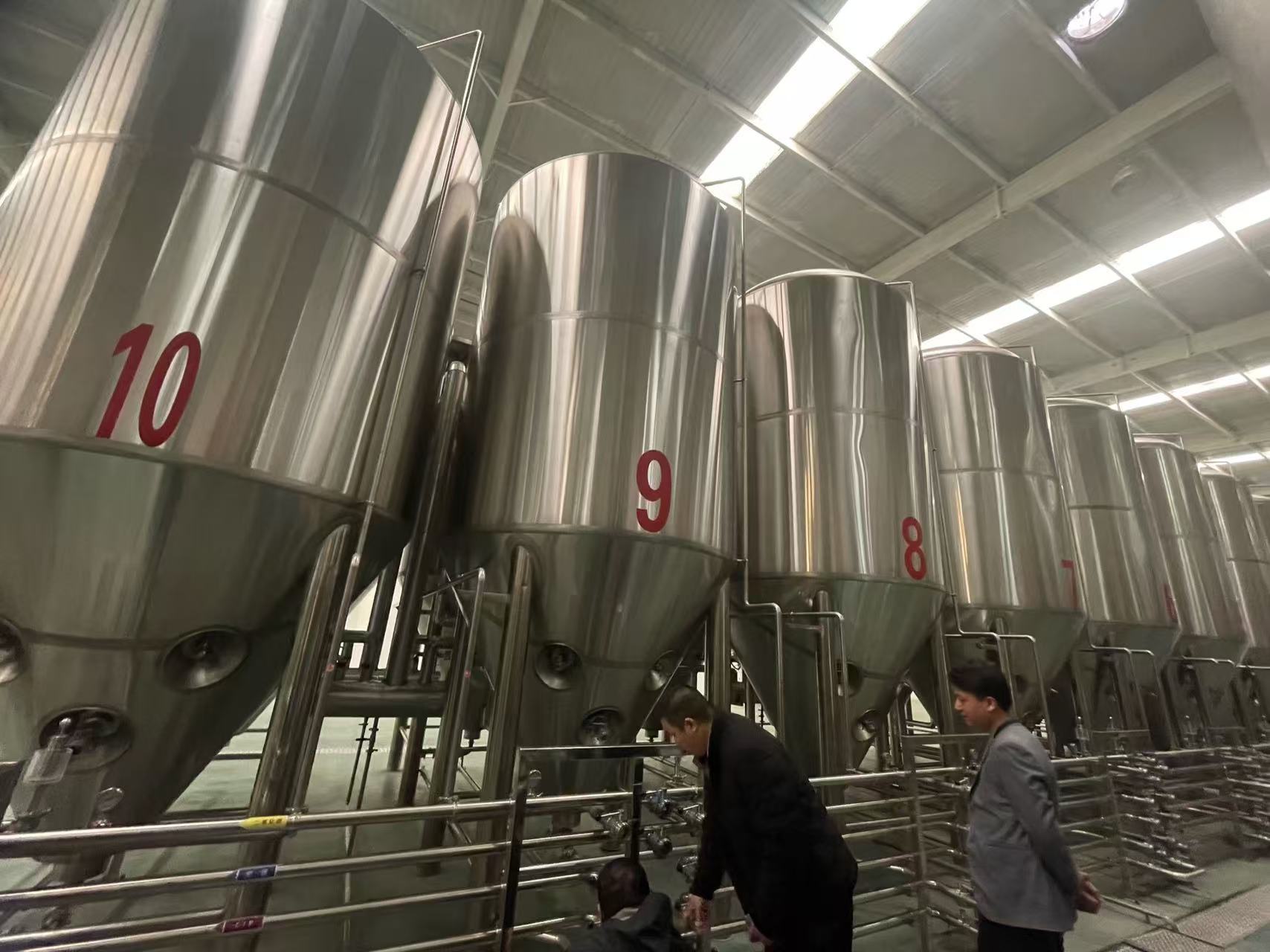 银川精酿啤酒设备厂—平面布置、设备设计、制造、调试、培训等一条龙服务